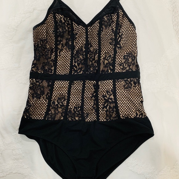 Top - Picture 2 of 2